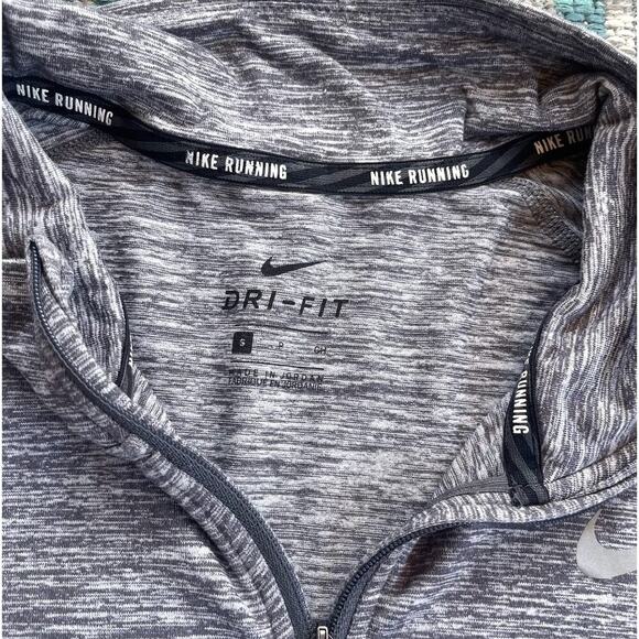 Nike Dri-FIT Black Cropped Workout Top - Women's Size S - Picture 8 of 11